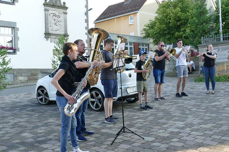 Traditionelles Kirchturmblasen der Naumburger Stadtkapelle mit ihrem Jugendorchester